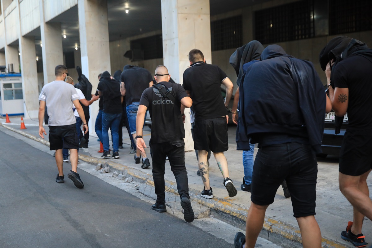 ΜΕΤΑΦΟΡΑ ΤΩΝ ΣΥΛΛΗΦΘΕΝΤΩΝ ΚΡΟΑΤΩΝ ΟΠΑΔΩΝ ΤΗΣ ΝΤ.ΖΑΓΚΡΕΜΠ ΑΠΟ TA ΕΓΚΛΗΜΑΤΟΛΟΓΙΚΑ ΕΡΓΑΣΤΗΡΙΑ ΣΤΗΝ ΓΑΔΑ (EUROKINISSI/ΠΑΝΑΓΟΠΟΥΛΟΣ ΓΙΑΝΝΗΣ)