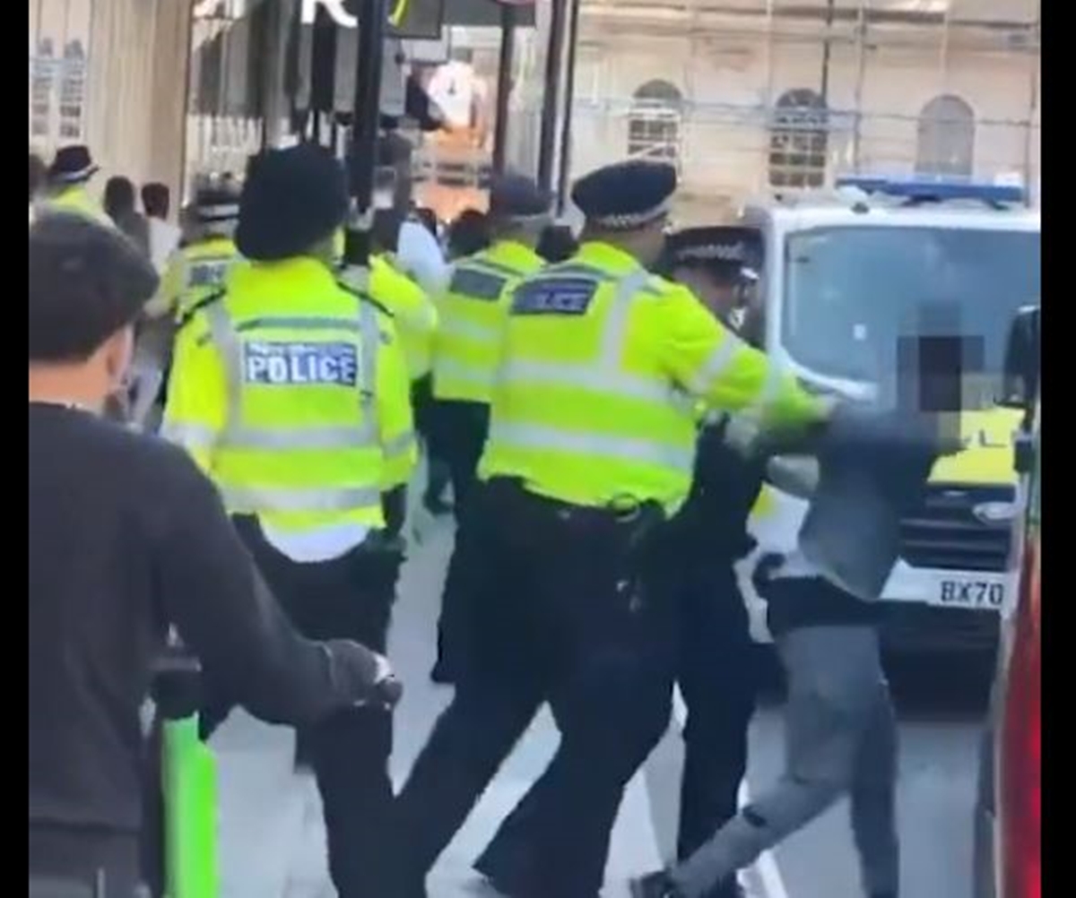 Bρετανία: Κάλεσμα μέσω του TikTok για λεηλασία σε κατάστημα αναστάτωσε την Οξφορντ Στριτ – Χρειάστηκε η επέμβαση της αστυνομίας