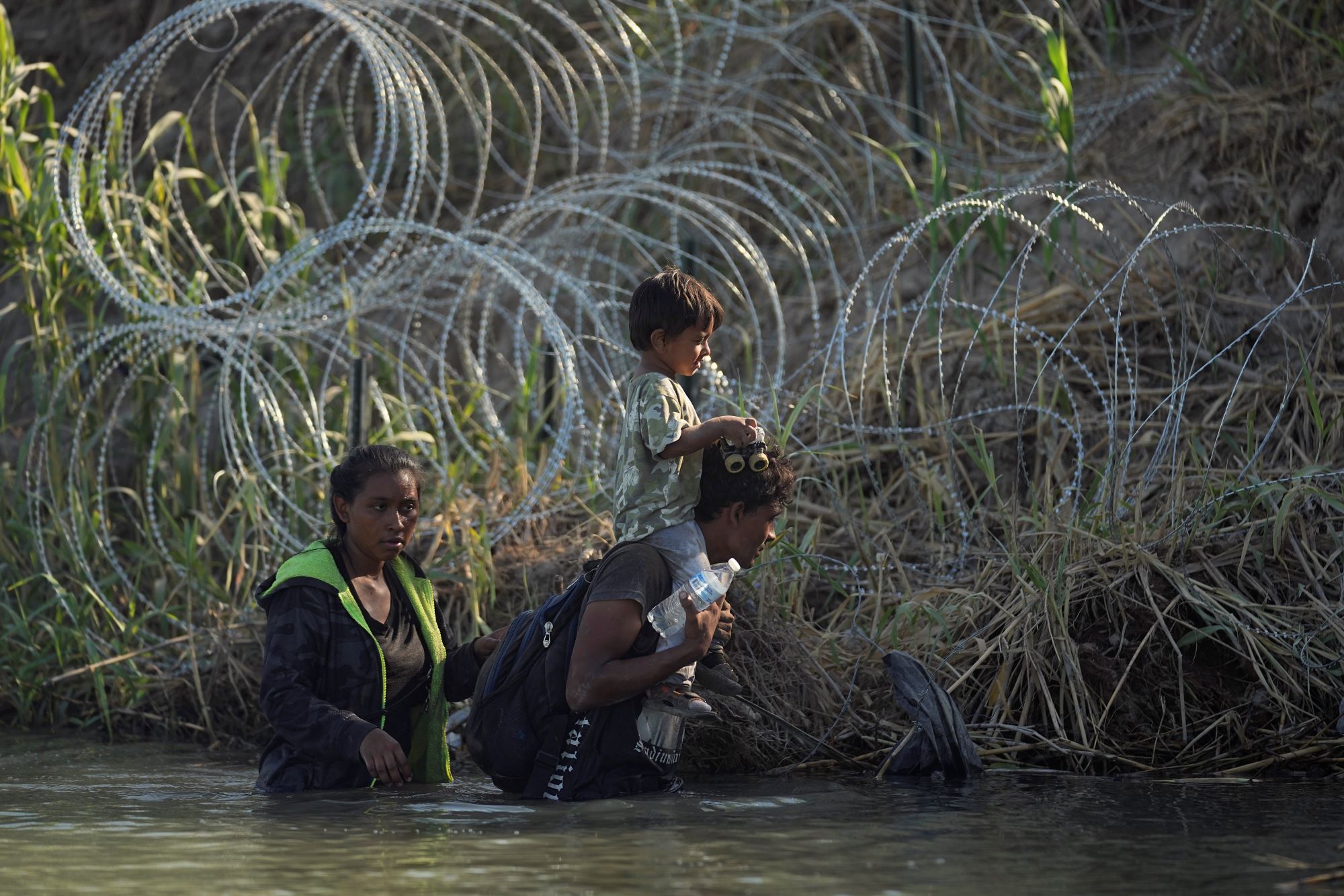 Μεξικό: Παγιδευμένο πτώμα σε πλωτό αντιμεταναστευτικό φράκτη