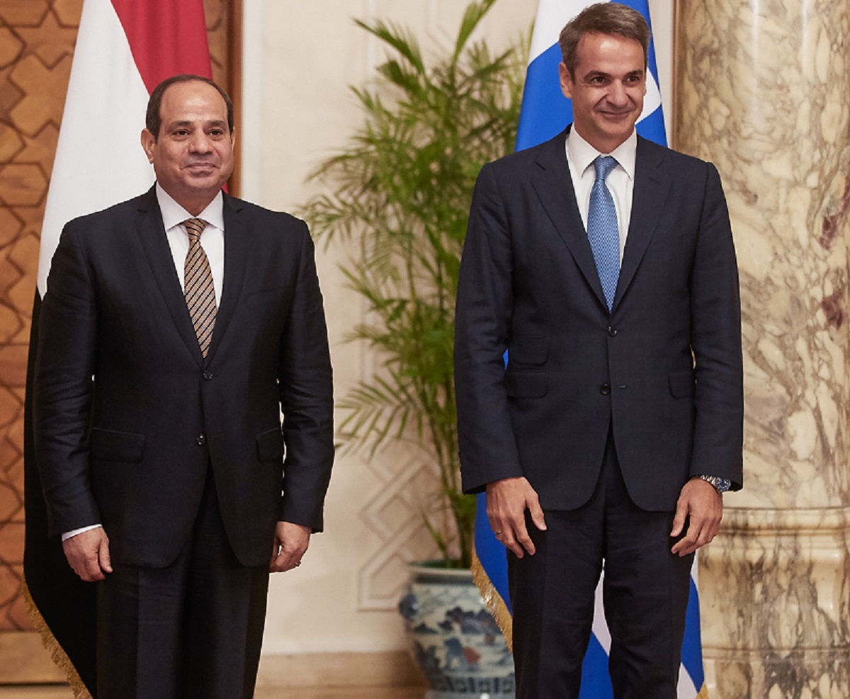 Στην Αίγυπτο ο Κ. Μητσοτάκης – Θα συναντηθεί με τον πρόεδρο Αλ Σίσι