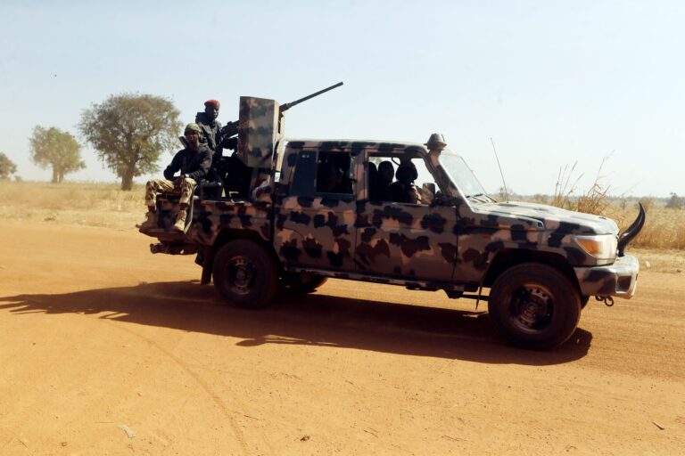 Νιγηρία: 26 νεκροί στις τάξεις των δυνάμεων ασφαλείας σε ενέδρα