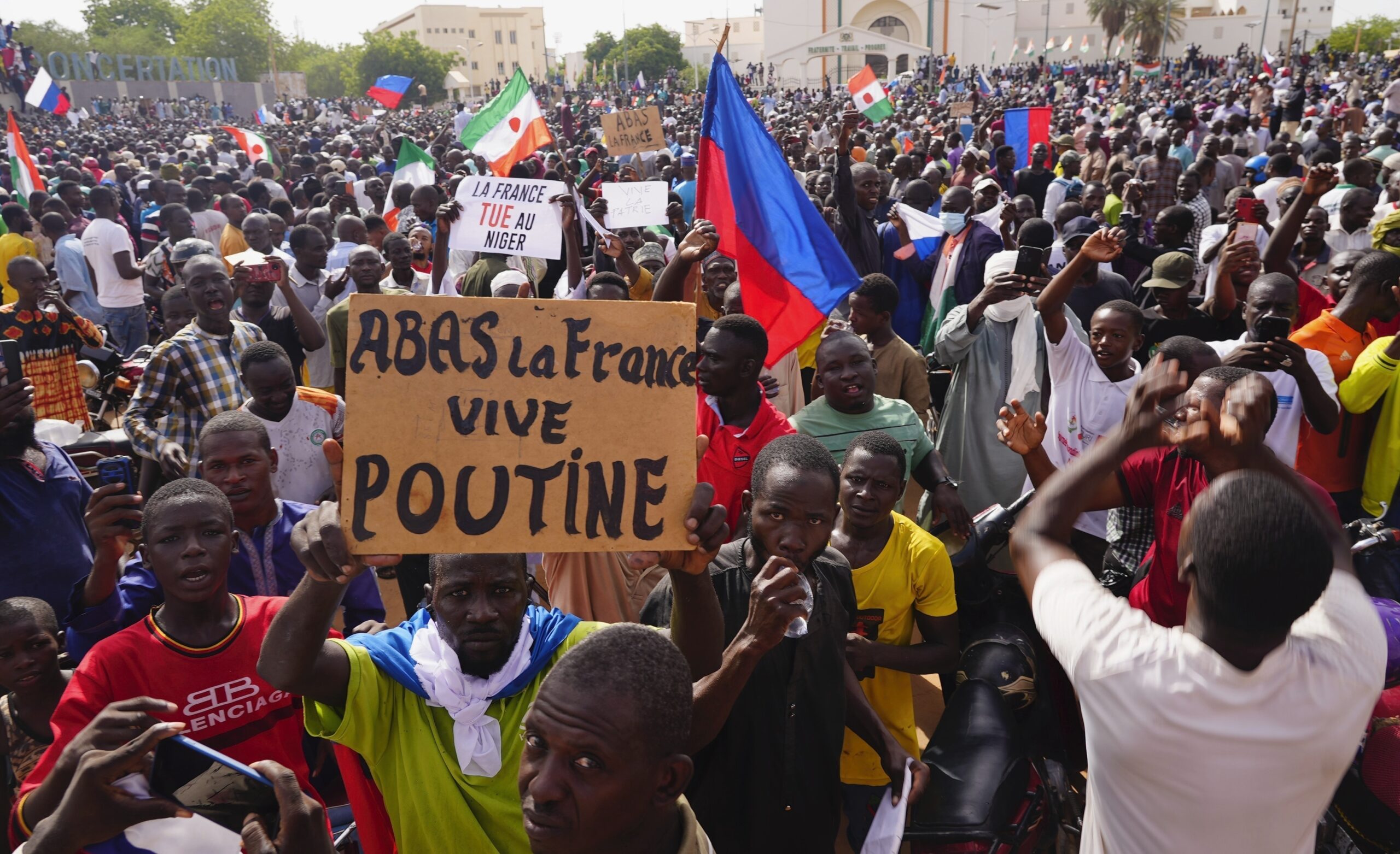 Το πραξικόπημα στον Νίγηρα και οι κίνδυνοι αποσταθεροποίησης όλης της Δ. Αφρικής
