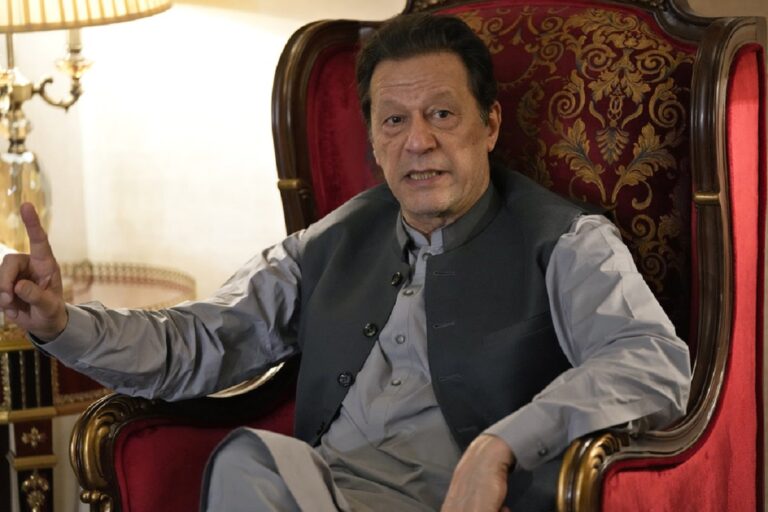 Πακιστάν: Στέρηση πολιτικών δικαιωμάτων για τον πρώην πρωθυπουργό Ιμράν Χαν για μια πενταετία