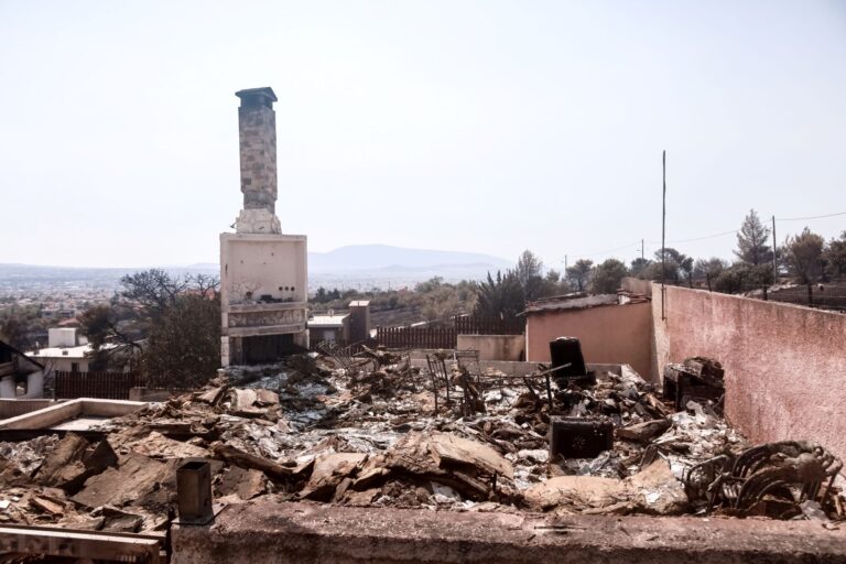 Έμεινε όρθια μόνο η καμινάδα – Ξεσπά ο αντιδήμαρχος Αχαρνών Ν. Ξαγοράρης: Έχει καεί η χώρα, αυστηρότερες ποινές στους εμπρηστές