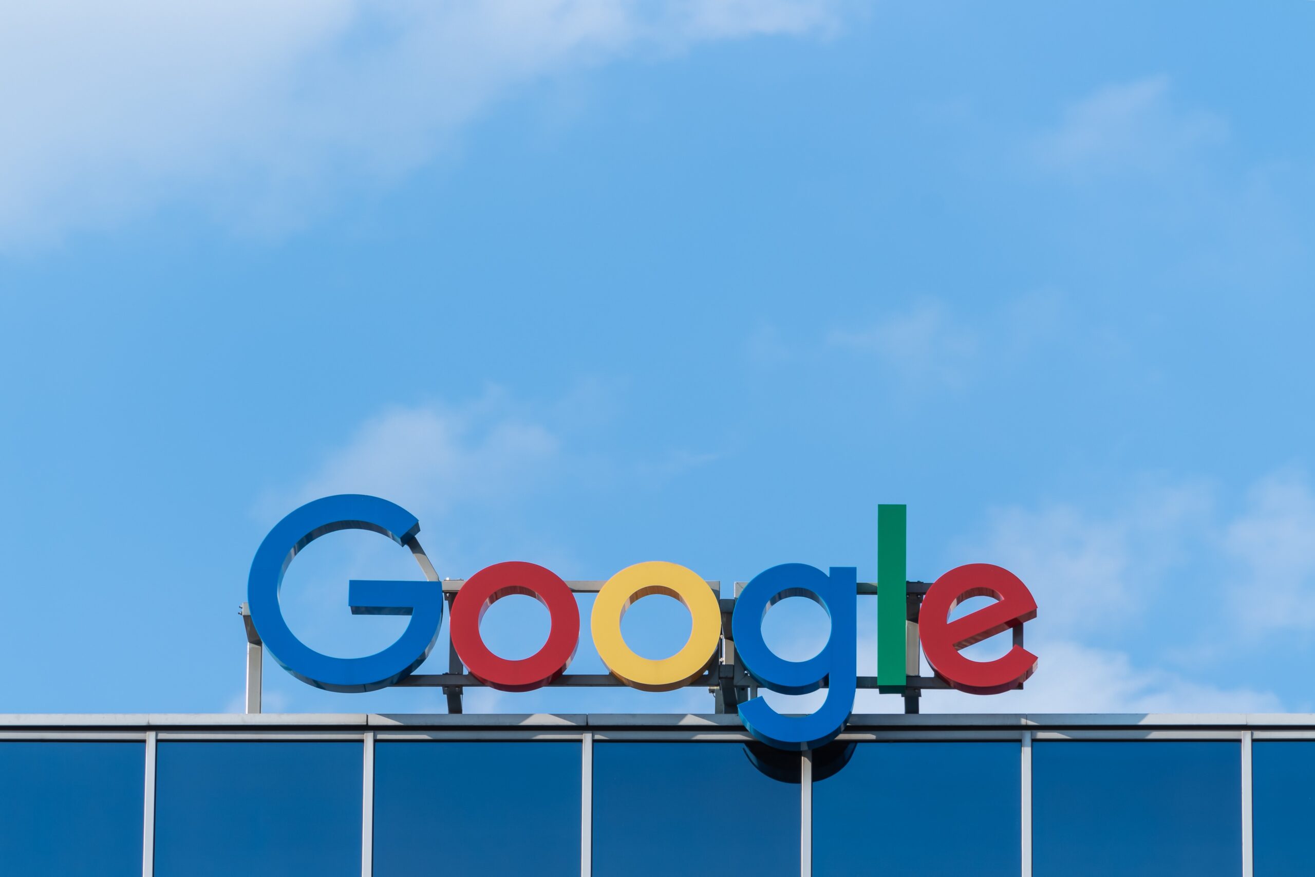 Η Google συμμορφώνεται πριν από την έναρξη ισχύος των αυστηρών κανόνων της ΕΕ