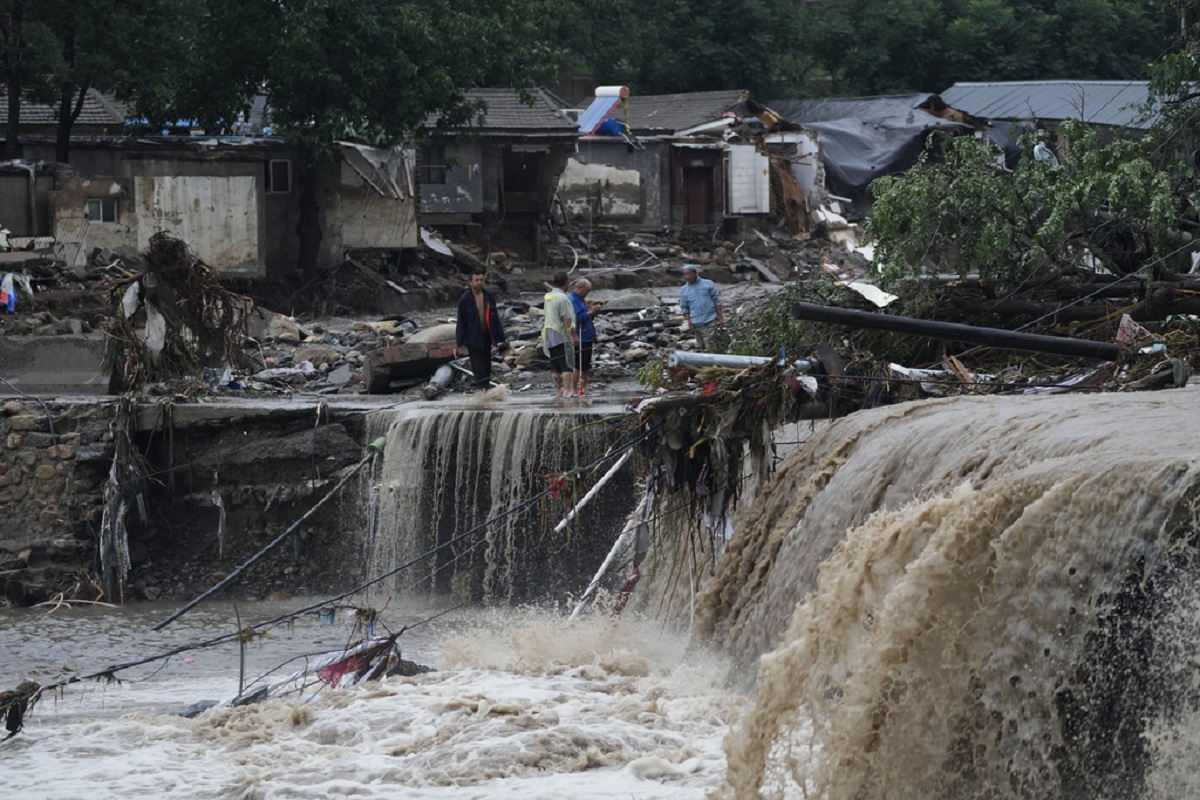 Πεκίνο: Τραγικός ο απολογισμός από τις πλημμύρες – 11 νεκροί και 27 αγνοούμενοι