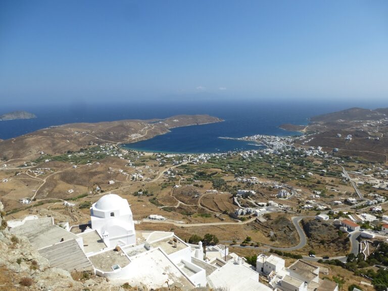 Στ. Λιβάνιος (αντιδήμαρχος Τουρισμού Σερίφου) στο Πρώτο: Το κατάστημα στην παραλία αντί να συμμορφωθεί έβαλε συρματόπλεγμα στον αιγιαλό (audio)