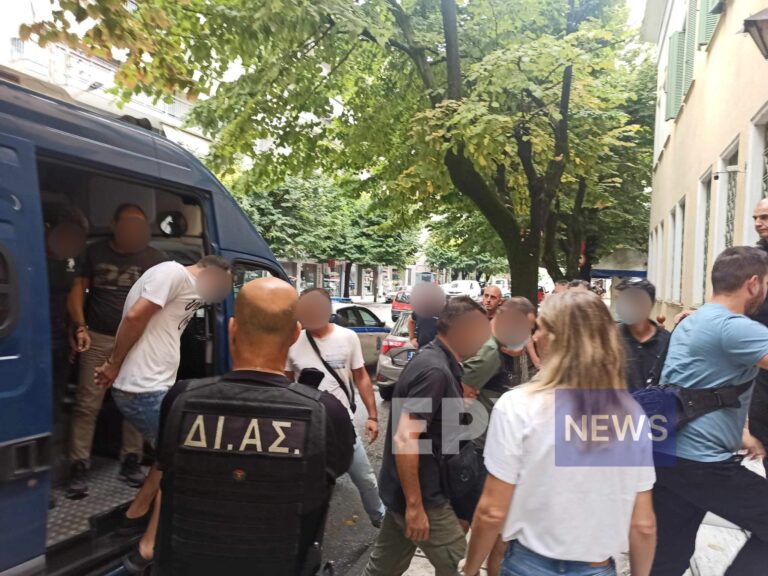 Σέρρες: Συνελήφθησαν στον Προμαχώνα επτά Ρουμάνοι οπαδοί – Αύριο στις 11 το πρωί η δίκη (βίντεο)
