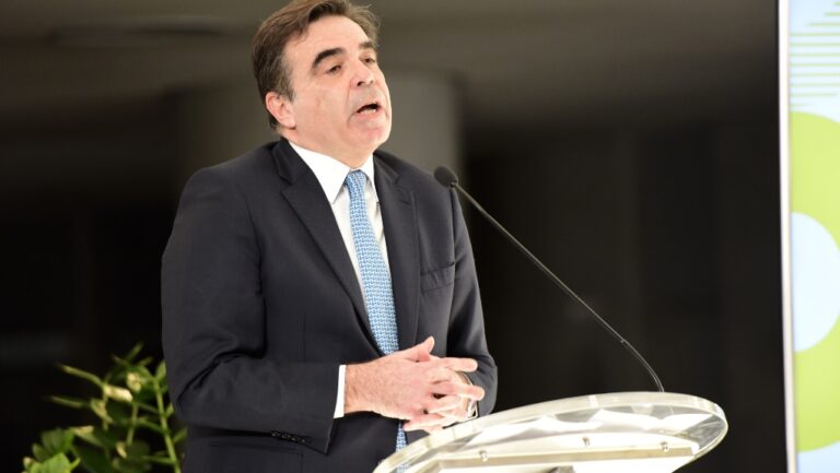 Μ. Σχοινάς: «Η Ε.Ε. πρέπει μάθει και να παίξει το παιχνίδι της ισχύος»