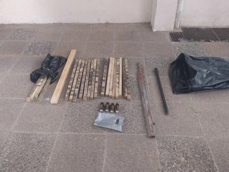 Θεσσαλονίκη: Συνελήφθη πρόεδρος συνδέσμου οπαδών στον οποίο βρέθηκαν στυλιάρια και σπρέι πιπεριού