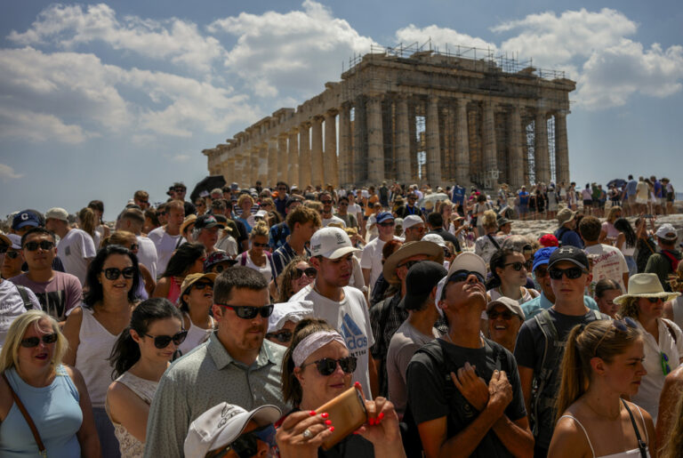 Θ. Βασιλακόπουλος: Έχουμε αύξηση του κορονοϊού τις τελευταίες 2 εβδομάδες – Το νέο στέλεχος μειώνει την ανοσία