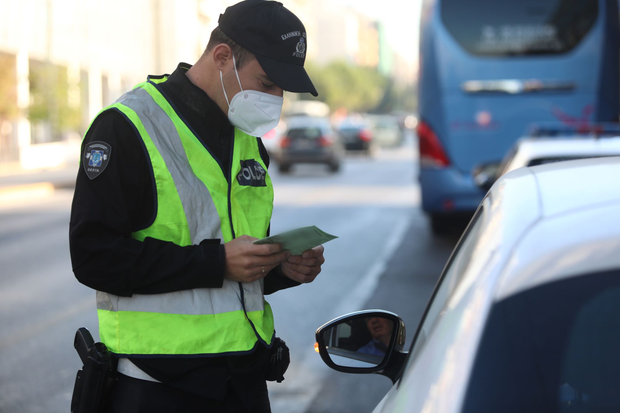 Εξήντα πέντε πρόστιμα για παράβαση της ΛΕΑ βεβαίωσε η Τροχαία την Κυριακή στη Λεωφόρο Κηφισού