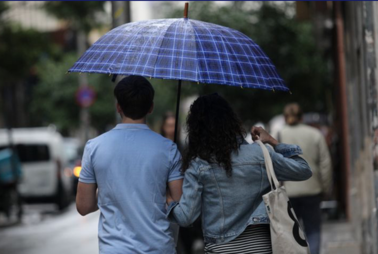 Θεσσαλονίκη: Καταρρακτώδεις βροχές-Πτώση της θερμοκρασίας (video)