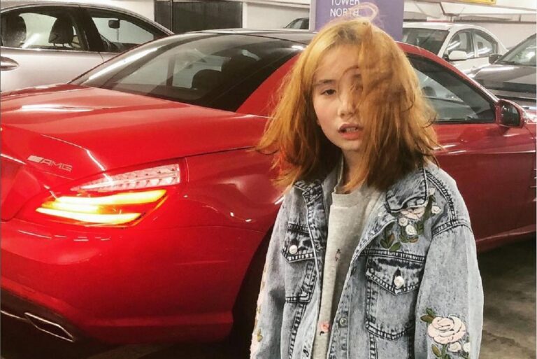 Εικόνα της ράπερ Lil Tay που έφυγε από τη ζωή στα 14 της