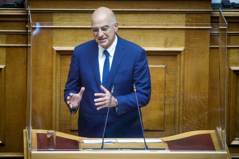 Ο ΥΕΘΑ Ν. Δένδιας για τη χορήγηση ειδών ένδυσης και υπόδησης στα στελέχη των Ενόπλων Δυνάμεων