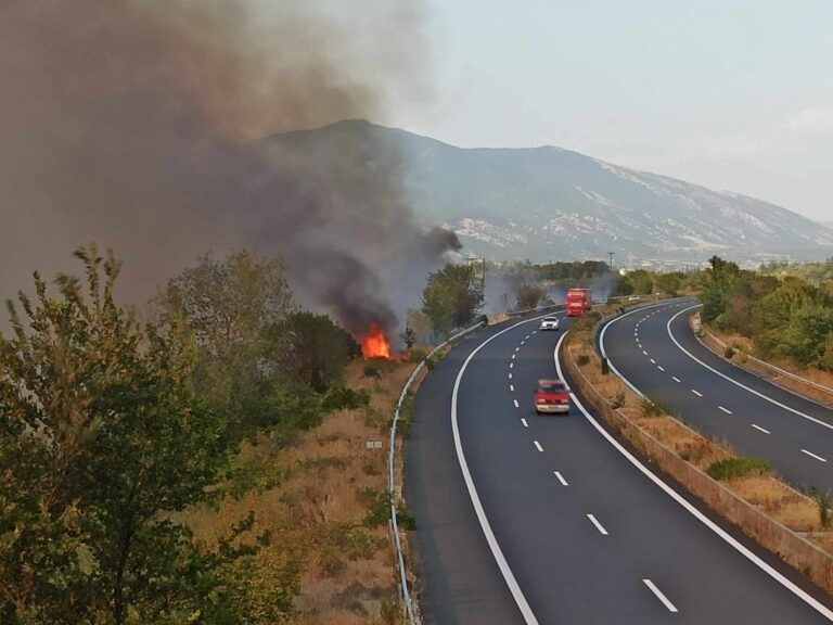 Καβάλα – Πυρκαγιά στο Διαλεκτό: Έκλεισε η Εγνατία, εκκενώθηκαν επτά οικισμοί(βίντεο)