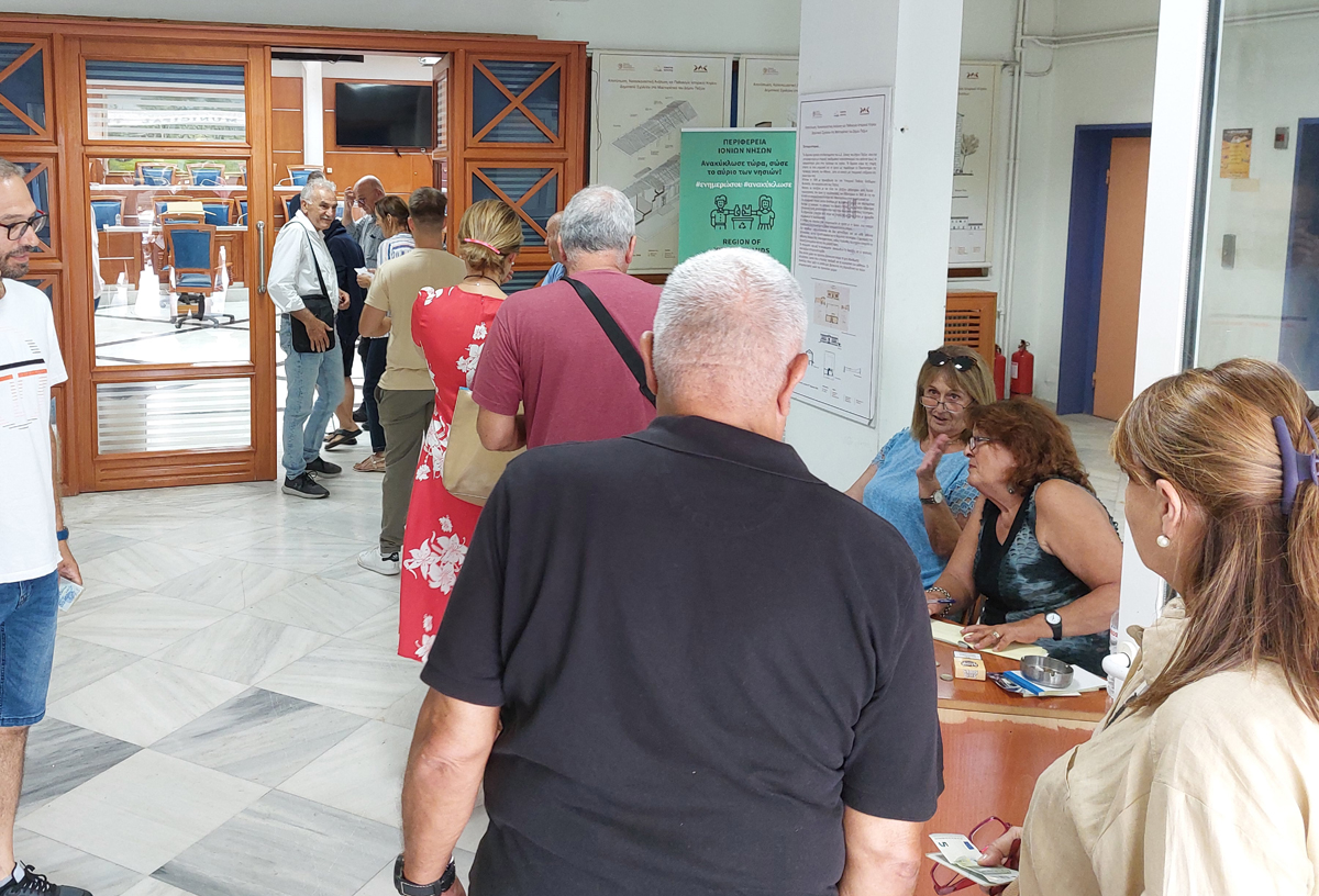 Κέρκυρα: Προσέλευση και “πηγαδάκια” στις δεύτερες κάλπες του ΣΥΡΙΖΑ ΠΣ στην Κέρκυρα
