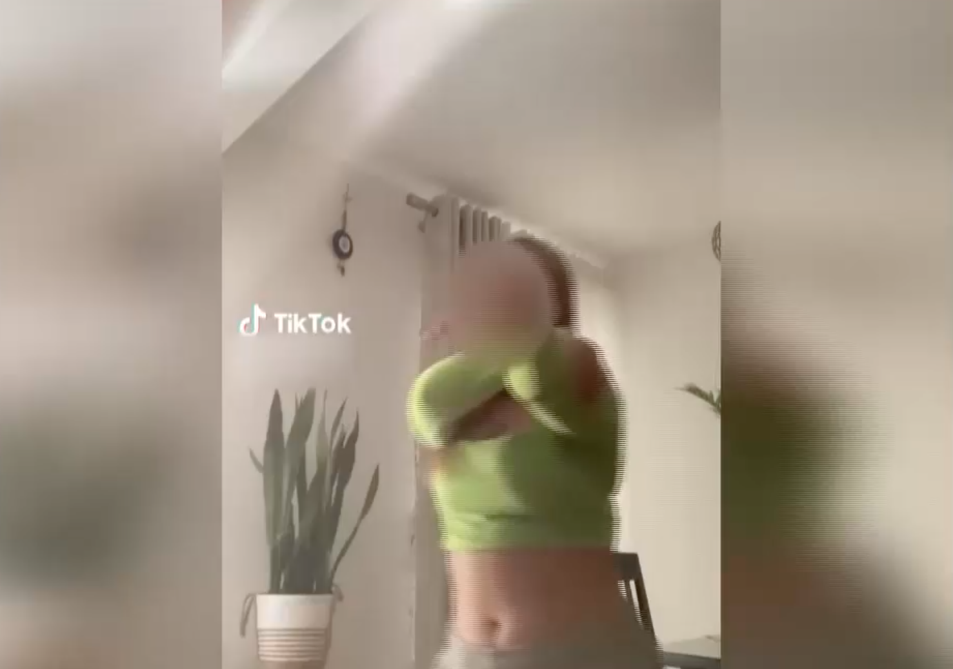 Σοκαριστικό βίντεο από τον βάναυσο ξυλοδαρμό 14χρονου από 15χρονη – Το ανήρτησε η ίδια στο TikTok αμέσως μόλις αφέθηκε ελεύθερη