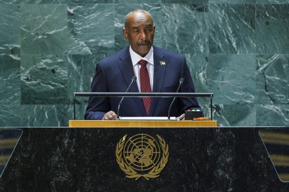 Σουδάν: Για κίνδυνο εξάπλωσης του πολέμου σε γειτονικά κράτη προειδοποιεί ο επικεφαλής του στρατού στη Γ.Γ του ΟΗΕ