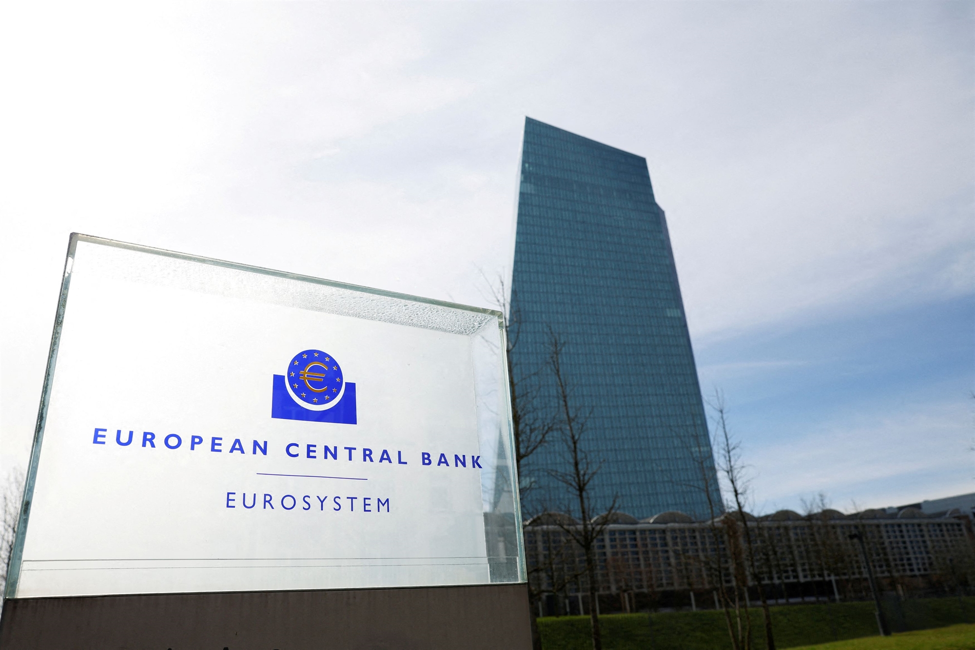 Το δίλημμα της ΕΚΤ ενόψει του πληθωρισμού που παραμένει εκτός ελέγχου: Αυξήστε τα επιτόκια ή δώστε ένα διάλειμμα στην οικονομία