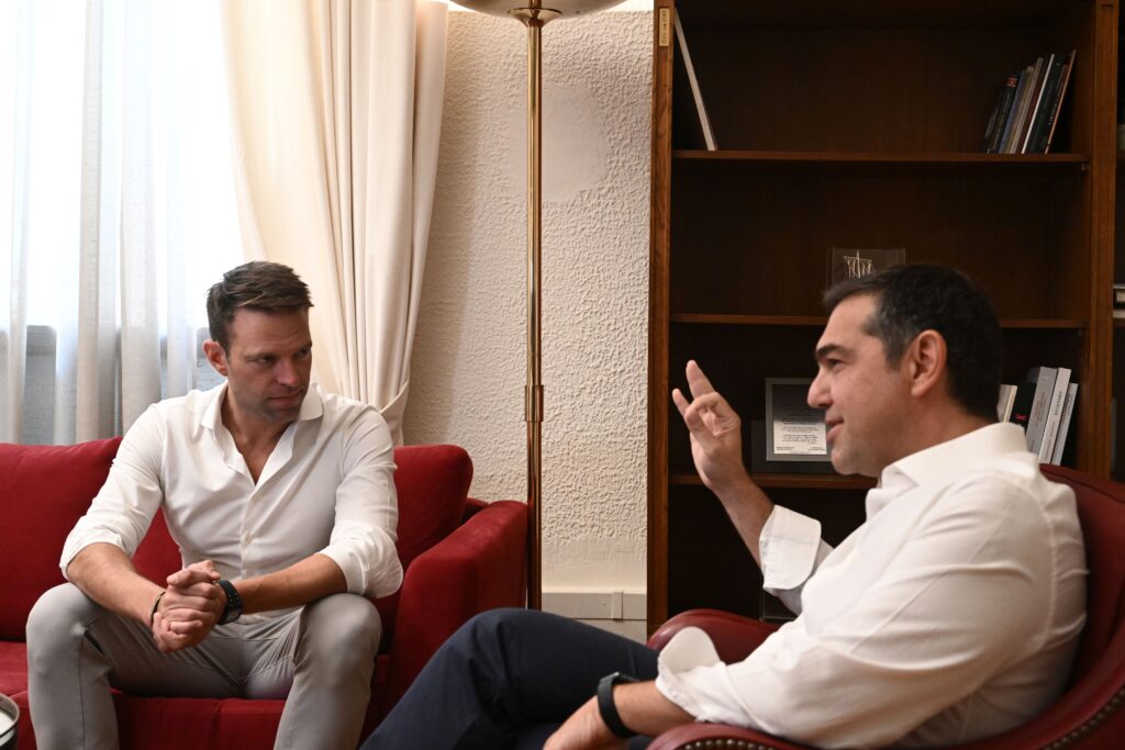 Τσίπρας για Κασσελάκη: Δεν θα πλήξετε – To πηγαδάκι με δημοσιογράφους