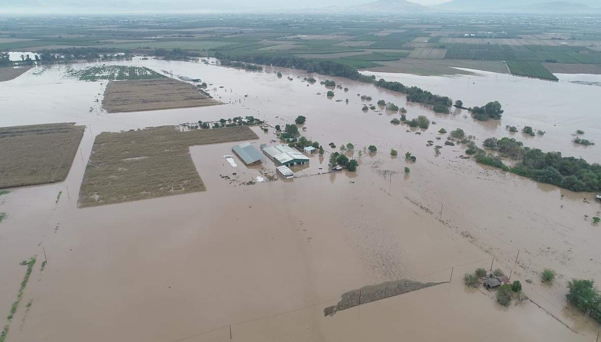 Πιερία: Κλειστή η ΠΑΘΕ λόγω πλημμύρας στην Πιερία