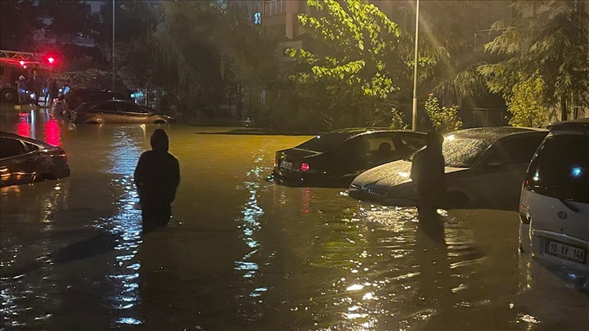 Δύο νεκροί στην Κωνσταντινούπολη από την κακοκαιρία, άλλοι δύο νεκροί στις Σαράντα Εκκλησιές