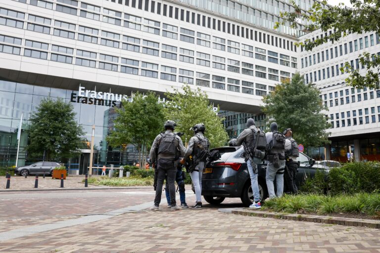 Πυροβολισμοί στο Ρότερνταμ: Δύο νεκροί από τα πυρά φοιτητή – Σε σοβαρή κατάσταση μια 14χρονη