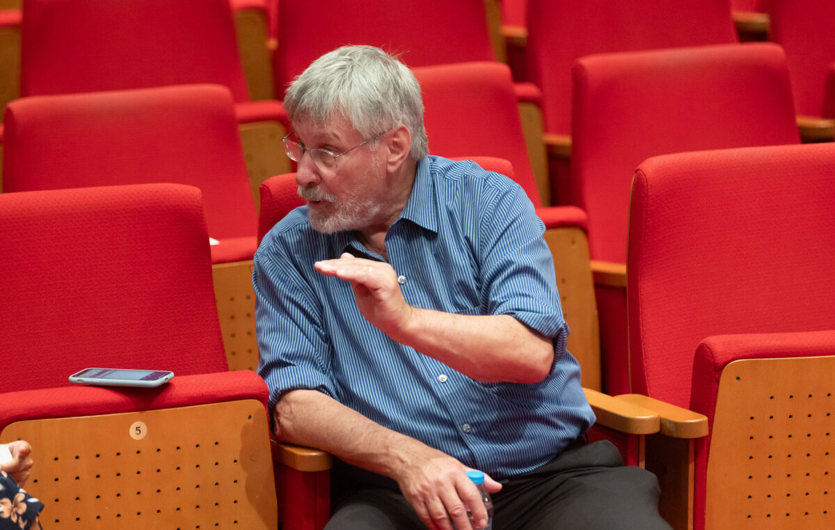 Bessel van der Kolk: Αποκλειστική συνέντευξη με τον «σύγχρονο Φρόιντ» του Τραύματος