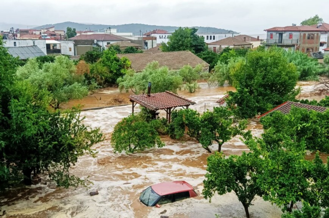 Από τις καταστροφικές φωτιές στις φονικές πλημμύρες