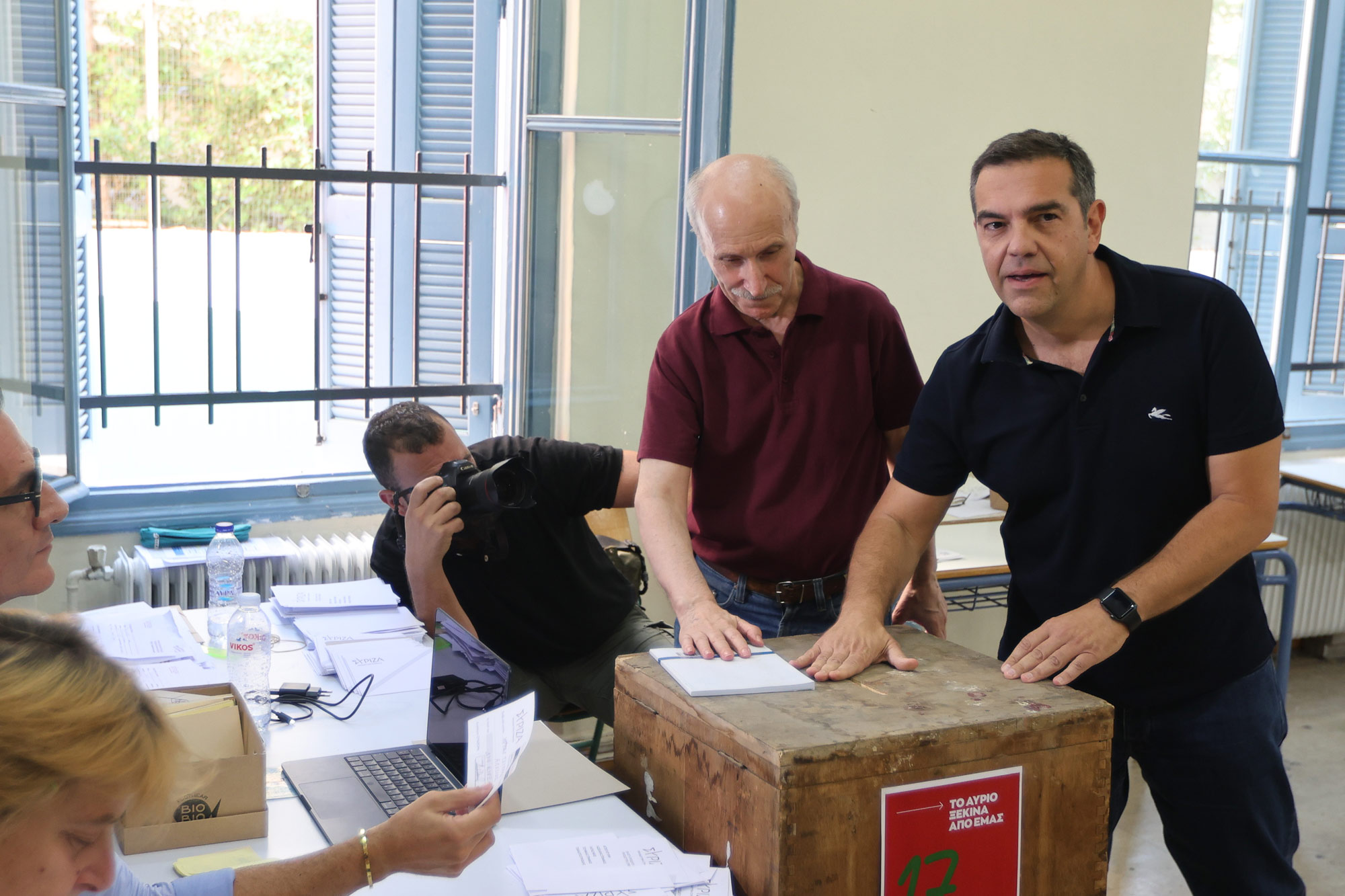Εκλογές ΣΥΡΙΖΑ: Στην Πλάκα ψήφισε ο Αλέξης Τσίπρας