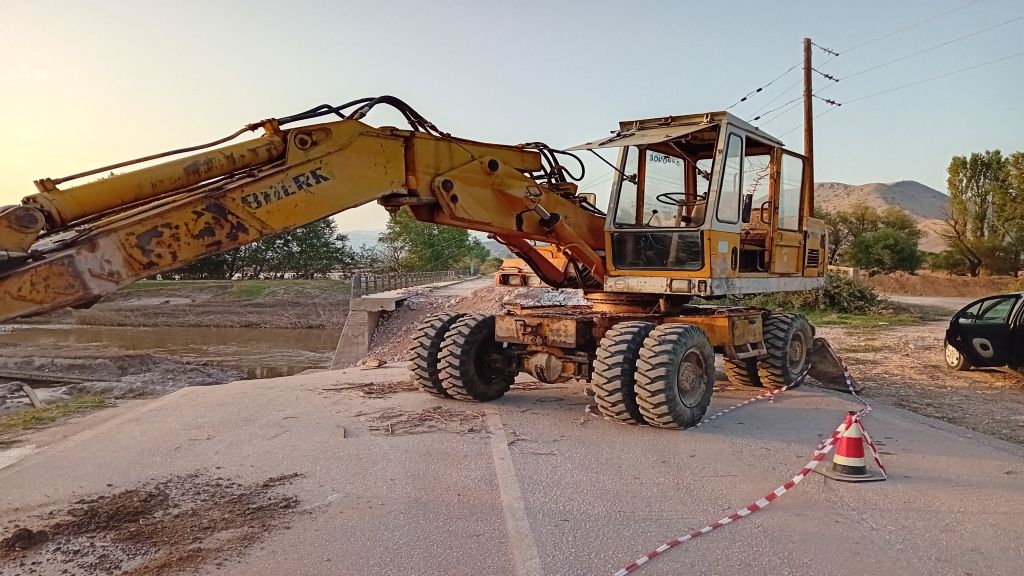 Ανυπολόγιστες οι καταστροφές σε Λάρισα και Τρίκαλα από τις πλημμύρες – Σε απόγνωση πλημμυροπαθείς και αγρότες