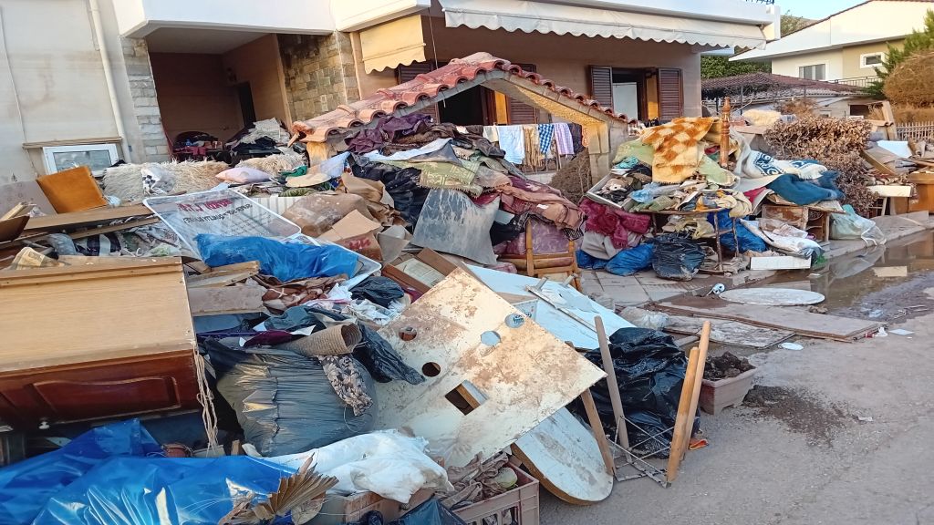 Ανυπολόγιστες οι καταστροφές σε Λάρισα και Τρίκαλα από τις πλημμύρες – Σε απόγνωση πλημμυροπαθείς και αγρότες