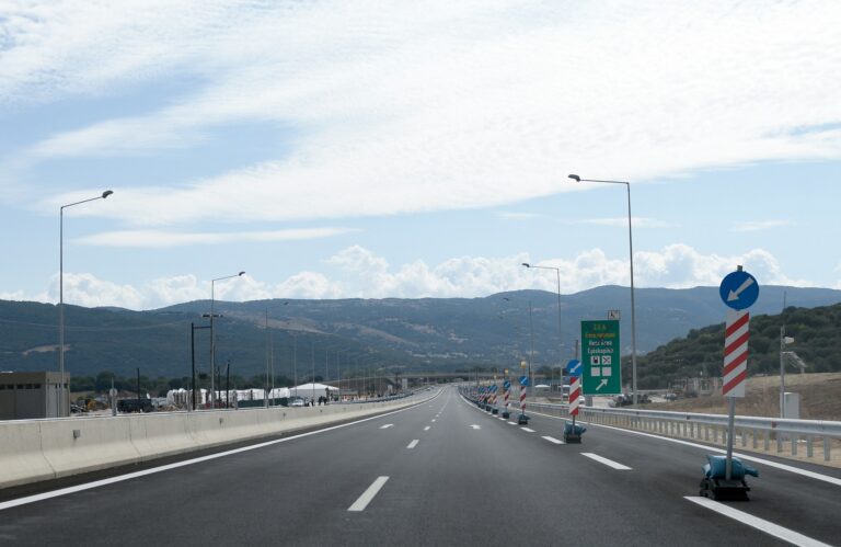 Δωρεάν διέλευση στα διόδια της Ιόνιας Οδού και στον Ε65 μέχρι και την Τετάρτη στις 6 π.μ.