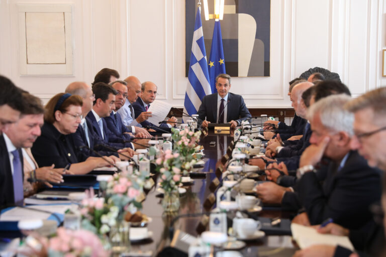 Υπουργικό συμβούλιο με το «βλέμμα» στη ΔΕΘ