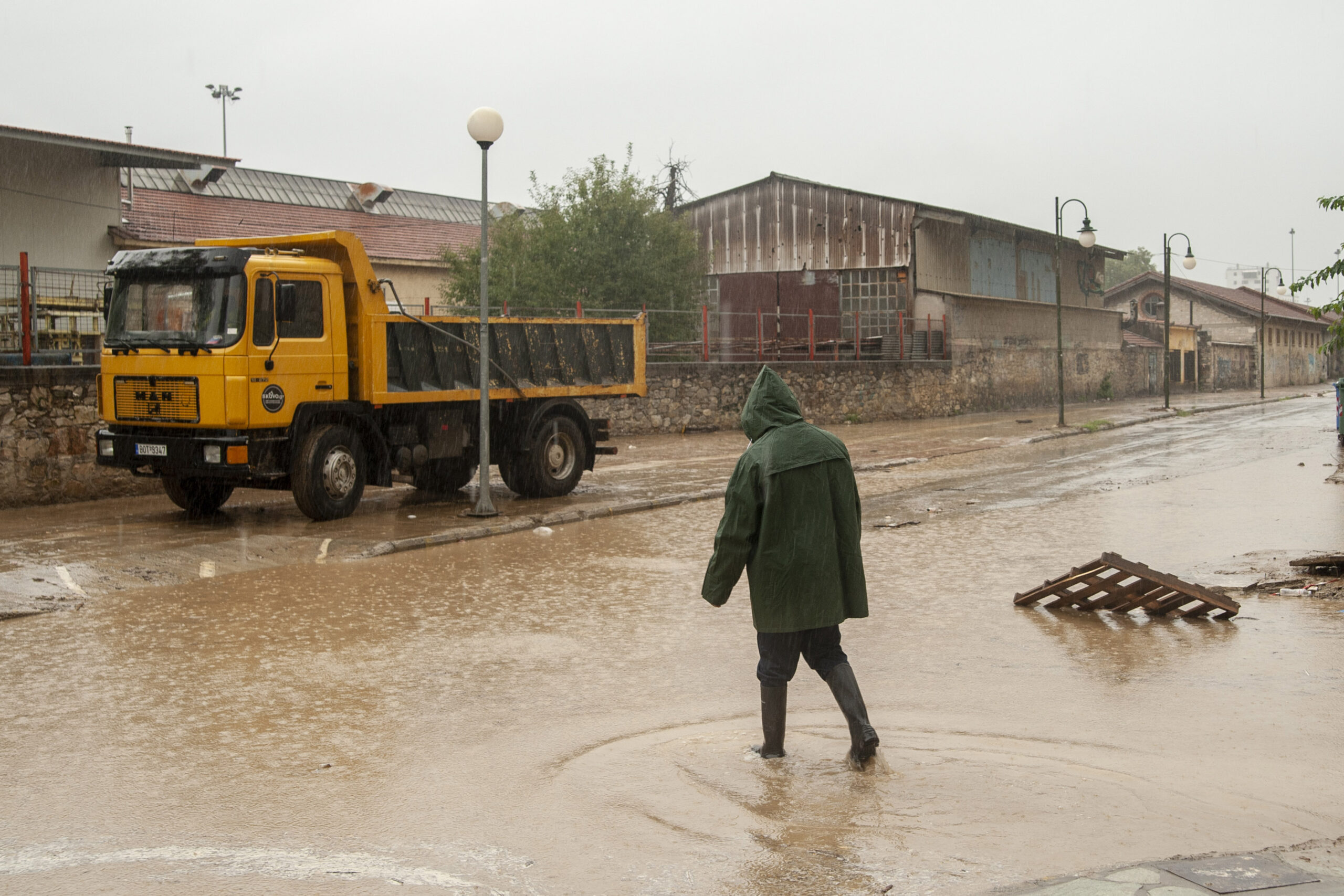 Κακοκαιρία «Elias»: Σοβαρά προβλήματα και πλημμύρες στη Βόρεια Εύβοια – Έντονα φαινόμενα σε Φωκίδα, Φθιώτιδα, Κορινθία