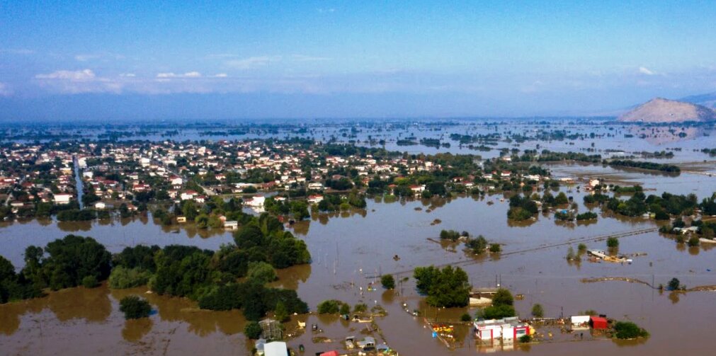 Παρέμβαση του ΟΑΕΔ για την αποκατάσταση κοινόχρηστων χώρων ζητούν οι πλημμυροπαθείς των εργατικών κατοικιών Γιάννουλης
