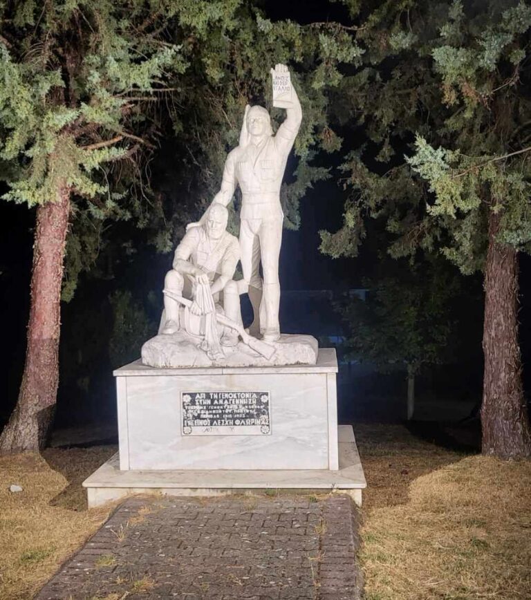Φλώρινα: Φωταγώγηση αγαλμάτων και μνημείων