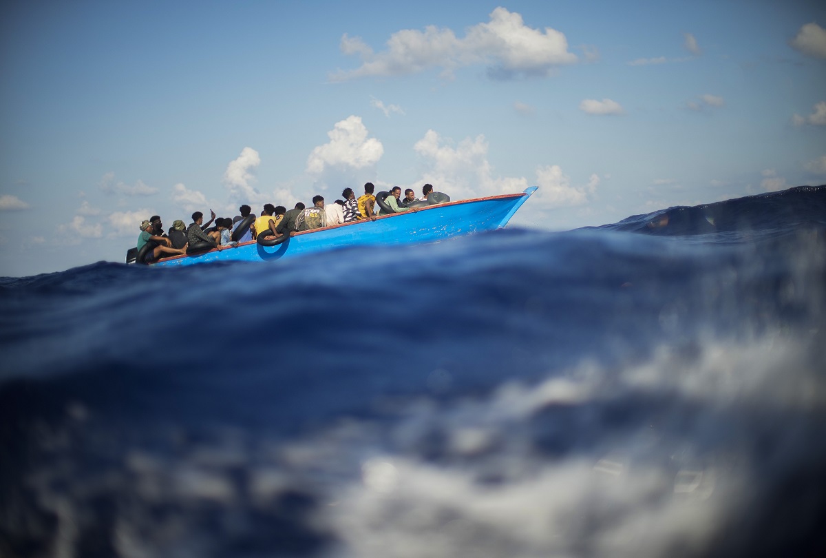 Βύθιση πλοιαρίου με μετανάστες στην Τυνησία: Τέσσερις νεκροί και 21 διασωθέντες