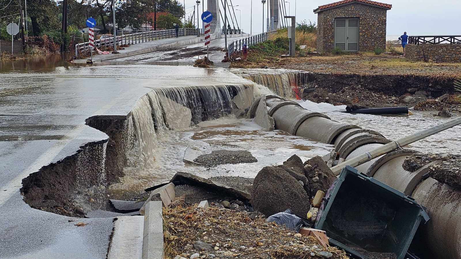 Ισχυρές βροχοπτώσεις στη Θεσσαλία: Ανησυχία για τα παράλια Αγιάς – Αναμένεται ένταση των φαινομένων