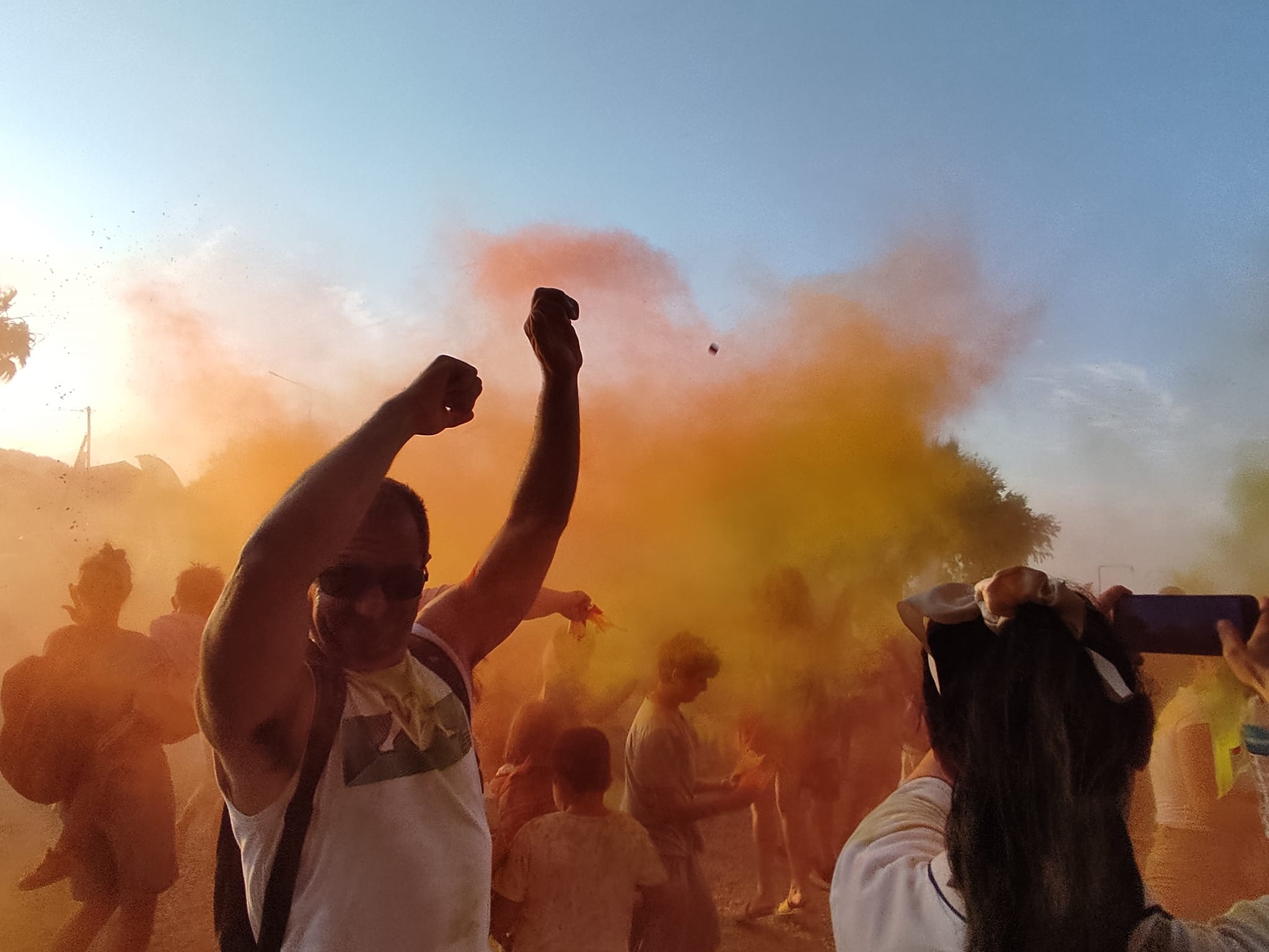 Σκόρπισε χαρά το φεστιβάλ χρωμάτων στη Μυτιλήνη (video)