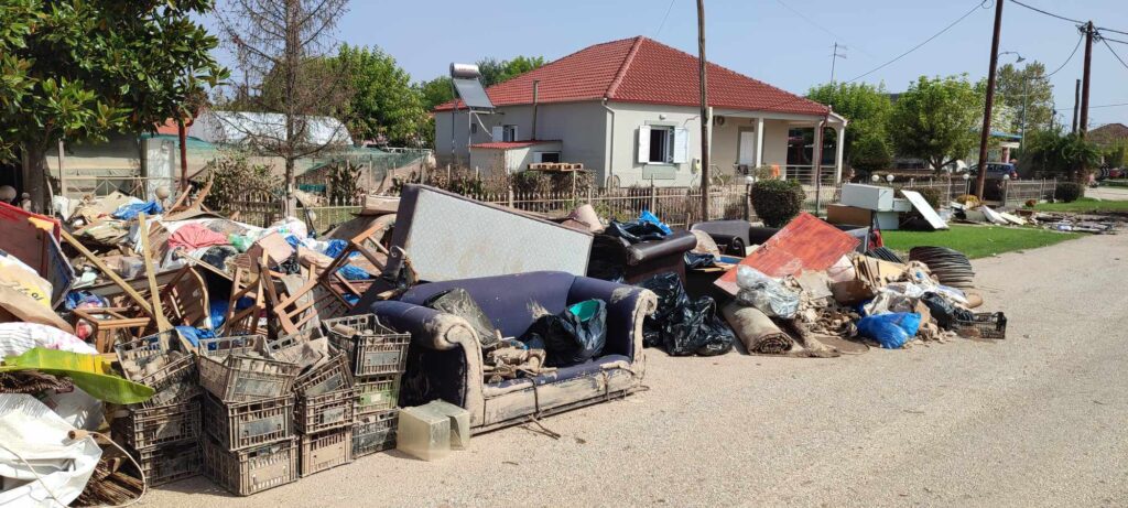 Εικόνες καταστροφής στο Ριζοβούνι Καρδίτσας – 20 σπίτια έχουν καταρρεύσει