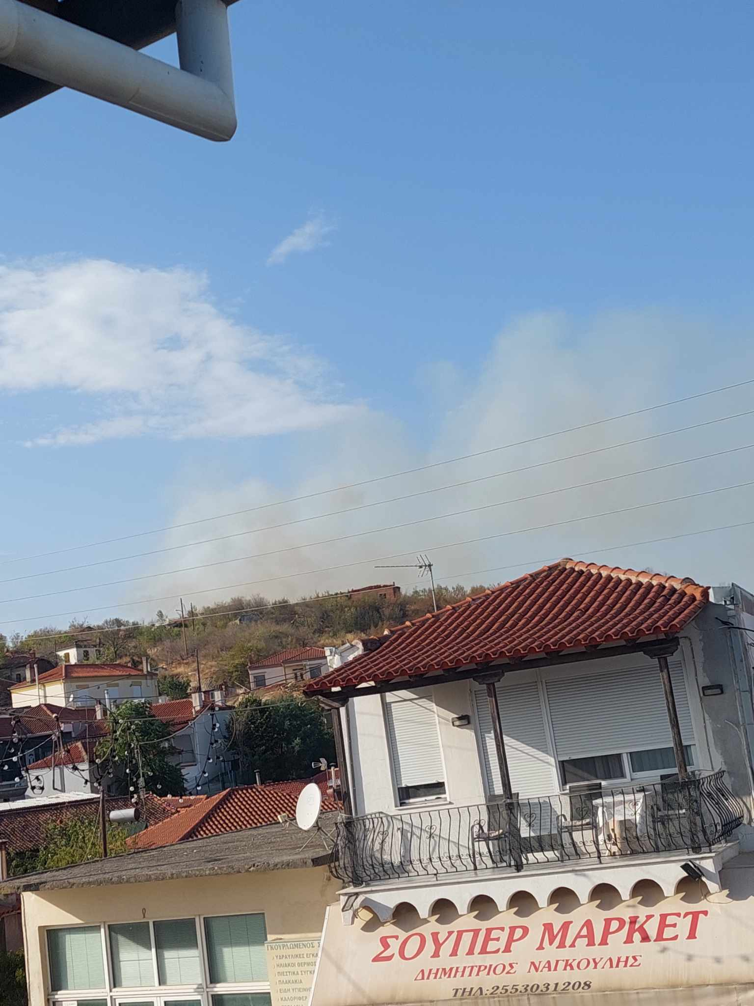 Σουφλί: Φωτιά στον οικισμό Λαβάρων – Δεν απειλούνται σπίτια