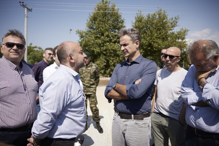 Κακοκαιρία: Έφθασε στη Θεσσαλία ο πρωθυπουργός – Ανακοίνωση μέτρων στήριξης των πληγέντων