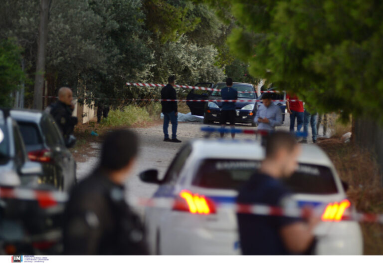 Εξιχνιάστηκε η δολοφονία των έξι Τούρκων στην Αρτέμιδα – Δύο οι συλλήψεις, το μεσημέρι οι ανακοινώσεις