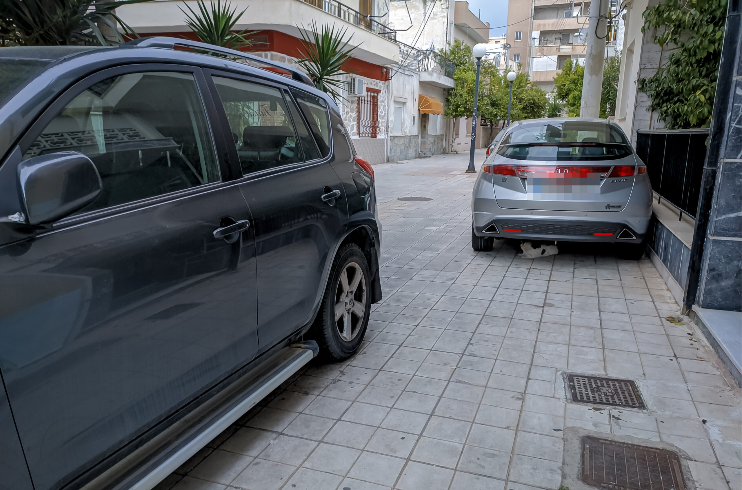 Υλοποίηση νέου ολιστικού σχεδίου για την οδική ασφάλεια – 321 βεβαιώσεις παραβάσεων για διπλοπαρκάρισμα τις τελευταίες 3 μέρες