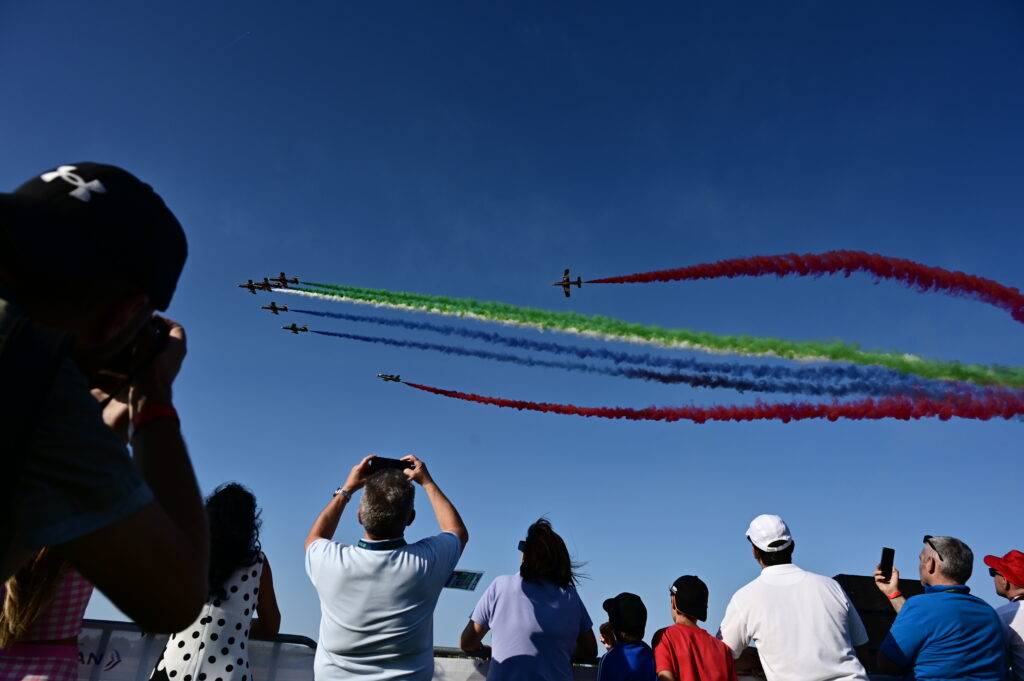 Athens Flying Week – Φωτογραφίες που «κόβουν την ανάσα»: Σπουδαίο αεροπορικό υπερθέαμα