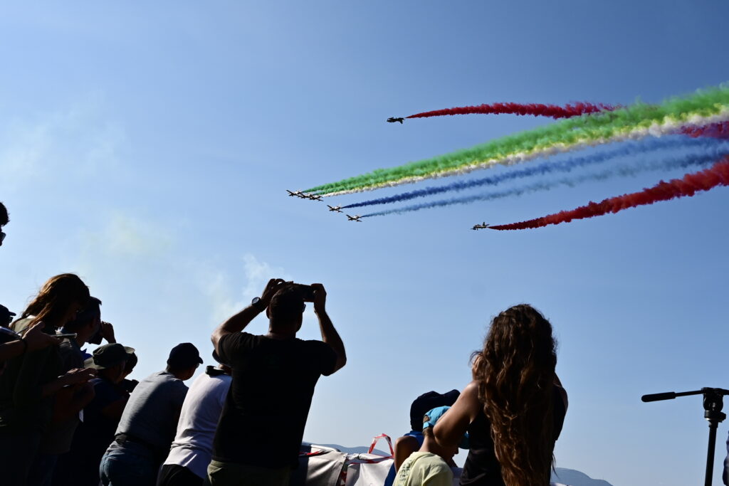 Athens Flying Week – Φωτογραφίες που «κόβουν την ανάσα»: Σπουδαίο αεροπορικό υπερθέαμα