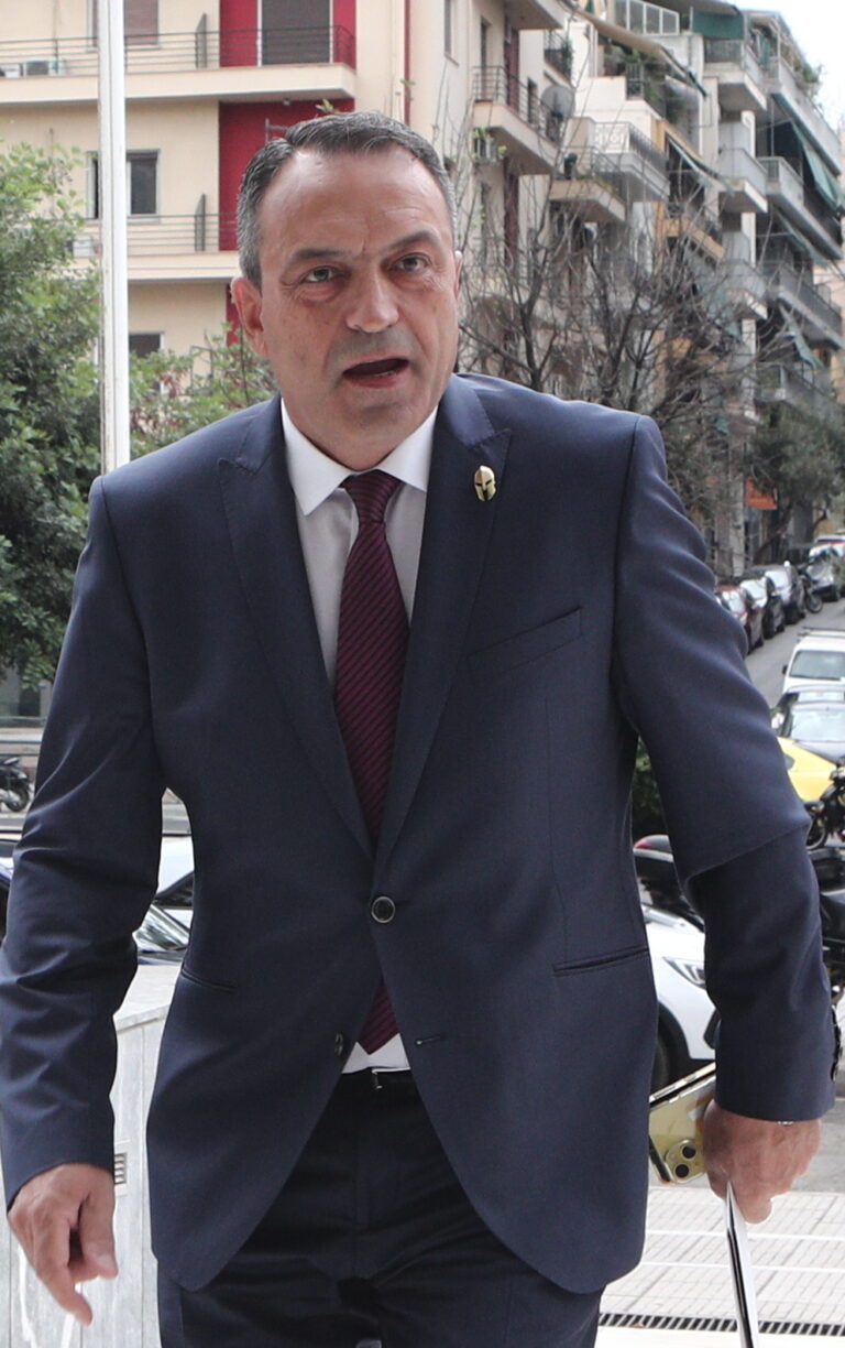 Στον Άρειο Πάγο ο Β. Στίγκας: Ανασκευάζει τις κατηγορίες περί «Greek Mafia» των βουλευτών και καλεί πίσω αυτούς που διέγραψε