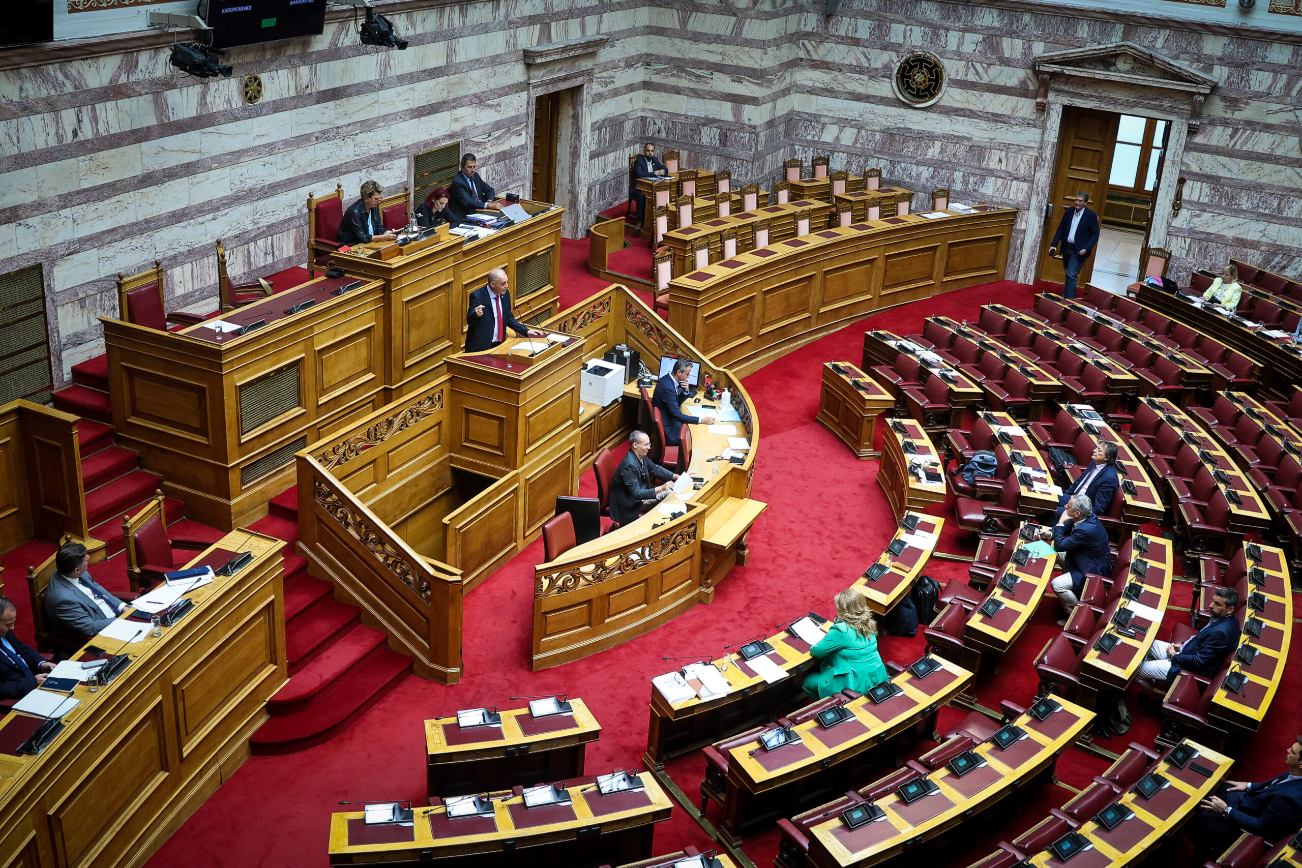 Αντιπαράθεση στη Βουλή Β. Στίγκα με Μ. Κατρίνη «για το κόμμα Κασιδιάρη»